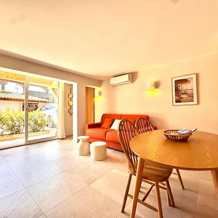L'elegant,4pers,piscine,2 Parkings,climatisation Apartament